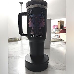 ♊️♊️♊️🔥NIB/40oz Gemini ♊️ Tumbler